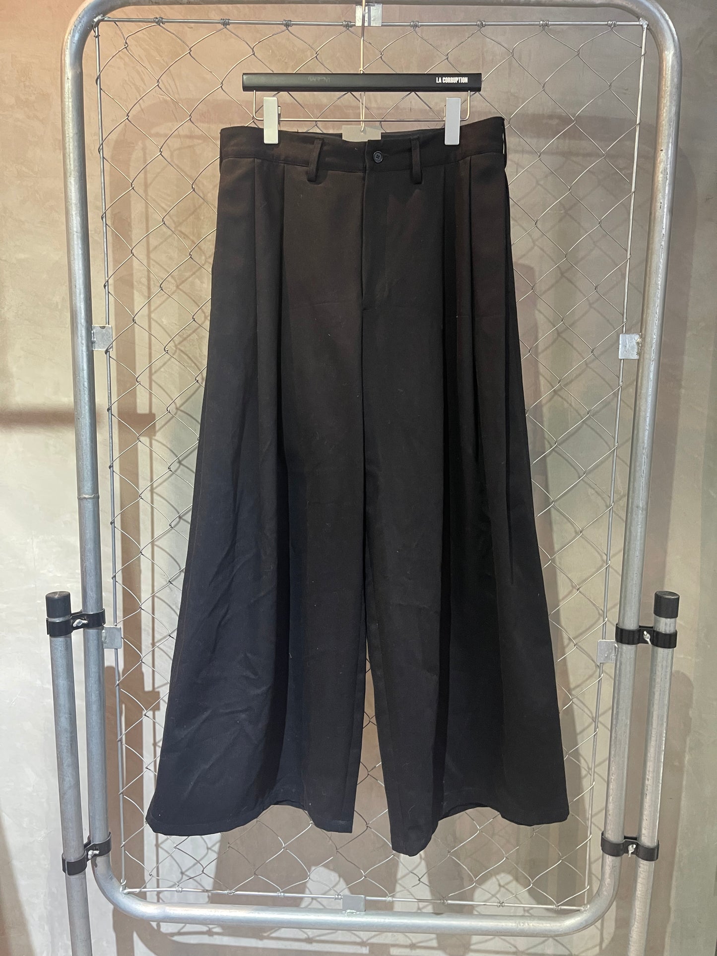 WILD TUCK PANTS