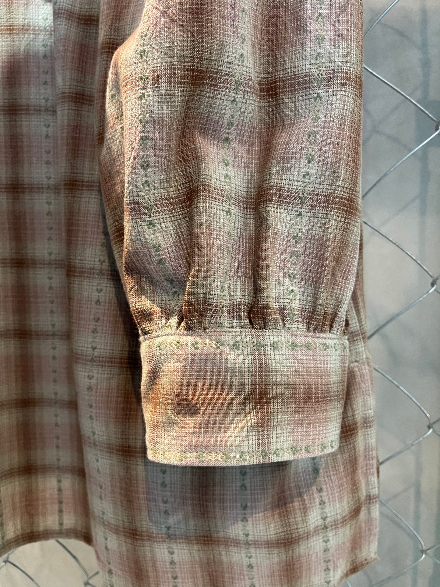 FLOWER DOBBY PLAID LONG SHIRT