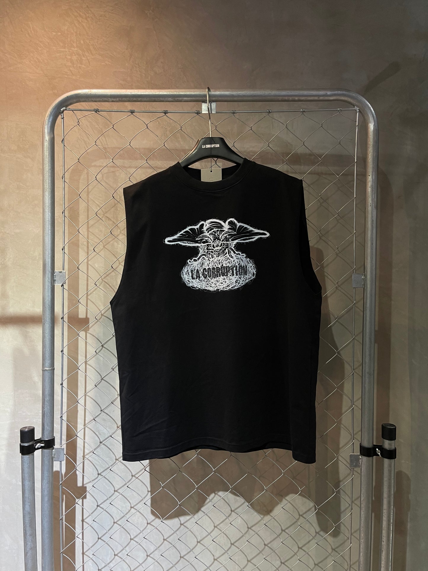 「COCOON」SLEEVELESS TEE